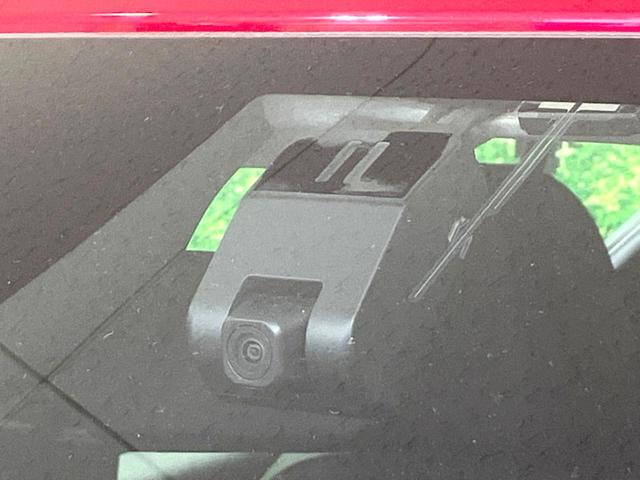 WR-V Z ブラックスタイル 禁煙車 特別使用車 純正8インチナビ バックカメラ 衝突被害軽減システム レーダークルーズ ハーフレザーシート ドラレコ コーナーセンサー LEDヘッド ETC オートライト オートエアコン(7枚目)