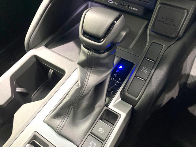 ランドクルーザー250 VX 禁煙車 現行 サンルーフ ルーフレール 7人乗り 純正12.3型ディスプレイオーディオ 全周囲カメラ 純正デジタルインナーミラー 前席シートベンチレーション パワーバックドア 4WD ETC(26枚目)