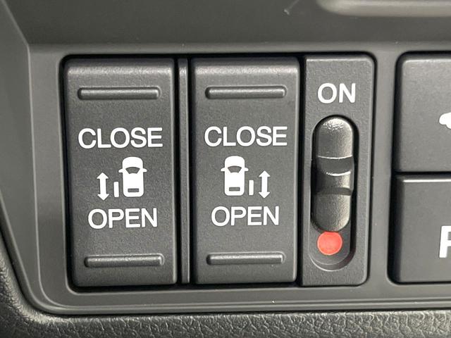 オデッセイハイブリッド e:HEVアブソルート・EX 禁煙車 両側電動ドア 純正11.4型ナビ 全周囲カメラ 衝突被害軽減システム レーダークルーズ BSM 電動リアゲート 黒レザーシート ドラレコ 前席中列シートヒーター パワーシート ビルトインETC(3枚目)