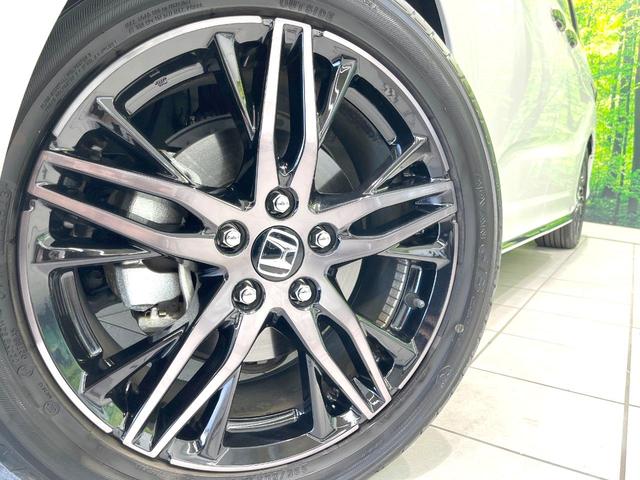 オデッセイハイブリッド e:HEVアブソルート・EX 禁煙車 両側電動ドア 純正11.4型ナビ 全周囲カメラ 衝突被害軽減システム レーダークルーズ BSM 電動リアゲート 黒レザーシート ドラレコ 前席中列シートヒーター パワーシート ビルトインETC(14枚目)