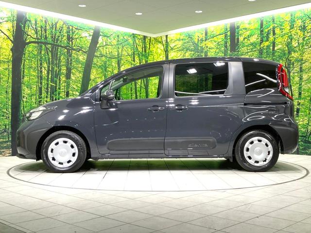 シエンタ ハイブリッドG 登録済未使用車 両側電動ドア 全周囲カメラ 衝突被害軽減システム レーダークルーズ BSM コーナーセンサー ビルトインETC オートハイビーム オートライト オートエアコン(28枚目)