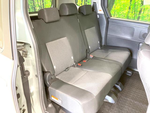 シエンタ ハイブリッドＧ　禁煙車　両側電動ドア　純正８型ディスプレイ　バックカメラ　１００Ｖ電源　衝突被害軽減システム　レーダークルーズ　ＢＳＭ　ドラレコ　ＬＥＤヘッド　ビルトインＥＴＣ　オートハイビーム　オートライト（9枚目）