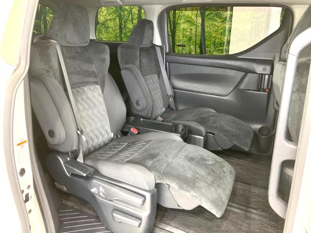 アルファード ２．５Ｓ　Ａパッケージ　後期　メーカー９インチナビ　両側電動ドア　後席モニター　バックカメラ　衝突被害軽減システム　レーダークルーズ　ＢＳＭ　禁煙車　ドラレコ　コーナーセンサー　ＬＥＤヘッド　ＥＴＣ　純正１７インチＡＷ（45枚目）