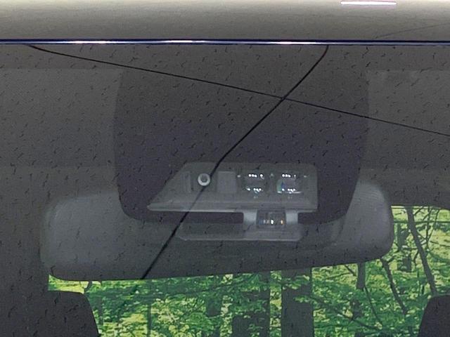 ヴォクシー ＺＳ　煌　純正１０型ナビ　両側電動ドア　後席モニター　バックカメラ　衝突被害軽減システム　禁煙車　コーナーセンサー　スマートキー　ＬＥＤヘッド　ＥＴＣ　クルコン　純正１６インチアルミ　オートハイビーム（6枚目）