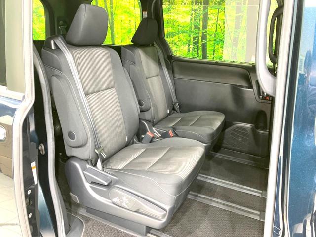 ヴォクシー ＺＳ　煌　純正１０型ナビ　両側電動ドア　後席モニター　バックカメラ　衝突被害軽減システム　禁煙車　コーナーセンサー　スマートキー　ＬＥＤヘッド　ＥＴＣ　クルコン　純正１６インチアルミ　オートハイビーム（9枚目）