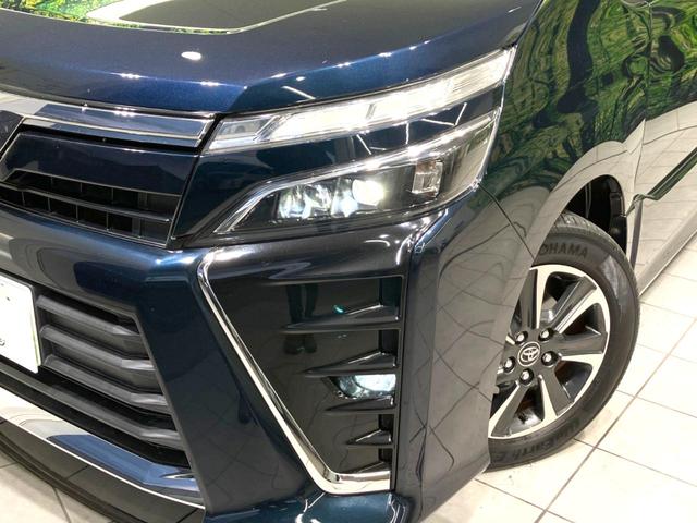 ヴォクシー ＺＳ　煌　純正１０型ナビ　両側電動ドア　後席モニター　バックカメラ　衝突被害軽減システム　禁煙車　コーナーセンサー　スマートキー　ＬＥＤヘッド　ＥＴＣ　クルコン　純正１６インチアルミ　オートハイビーム（13枚目）