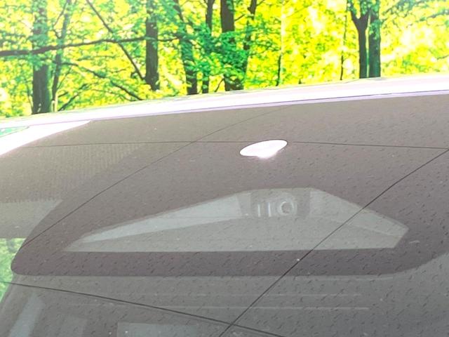 ヤリスクロス ハイブリッドＺ　純正８インチディスプレイオーディオ　全周囲カメラ　衝突被害軽減システム　レーダークルーズ　禁煙車　パワーシート　ドラレコ　スマートキー　ＬＥＤヘッド　ビルトインＥＴＣ　純正１８インチアルミ（5枚目）