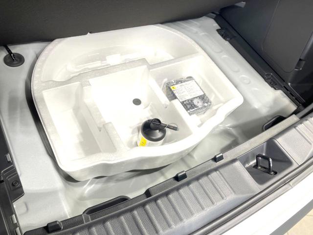 ヤリスクロス ハイブリッドＺ　純正８インチディスプレイオーディオ　全周囲カメラ　衝突被害軽減システム　レーダークルーズ　禁煙車　パワーシート　ドラレコ　スマートキー　ＬＥＤヘッド　ビルトインＥＴＣ　純正１８インチアルミ（22枚目）