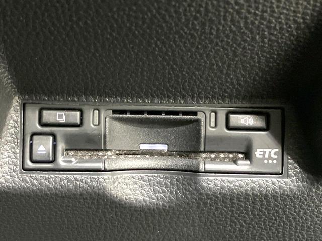 ヤリスクロス ハイブリッドＺ　純正８インチディスプレイオーディオ　全周囲カメラ　衝突被害軽減システム　レーダークルーズ　禁煙車　パワーシート　ドラレコ　スマートキー　ＬＥＤヘッド　ビルトインＥＴＣ　純正１８インチアルミ（31枚目）