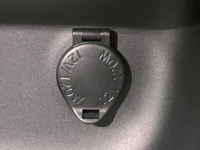 ヤリスクロス ハイブリッドＺ　純正８インチディスプレイオーディオ　全周囲カメラ　衝突被害軽減システム　レーダークルーズ　禁煙車　パワーシート　ドラレコ　スマートキー　ＬＥＤヘッド　ビルトインＥＴＣ　純正１８インチアルミ（37枚目）