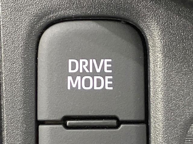 ヤリスクロス ハイブリッドＺ　純正８インチディスプレイオーディオ　全周囲カメラ　衝突被害軽減システム　レーダークルーズ　禁煙車　パワーシート　ドラレコ　スマートキー　ＬＥＤヘッド　ビルトインＥＴＣ　純正１８インチアルミ（40枚目）