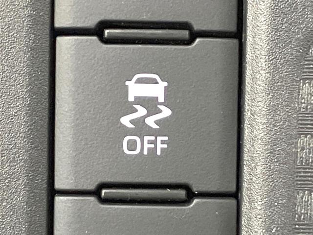 ヤリスクロス ハイブリッドＺ　純正８インチディスプレイオーディオ　全周囲カメラ　衝突被害軽減システム　レーダークルーズ　禁煙車　パワーシート　ドラレコ　スマートキー　ＬＥＤヘッド　ビルトインＥＴＣ　純正１８インチアルミ（41枚目）