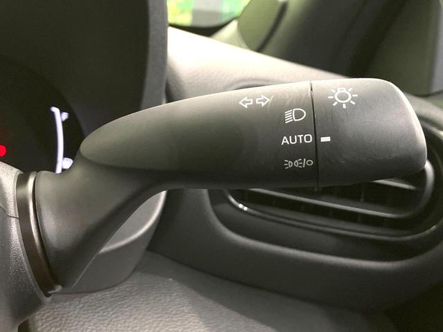 ヤリスクロス ハイブリッドＺ　純正８インチディスプレイオーディオ　全周囲カメラ　衝突被害軽減システム　レーダークルーズ　禁煙車　パワーシート　ドラレコ　スマートキー　ＬＥＤヘッド　ビルトインＥＴＣ　純正１８インチアルミ（49枚目）