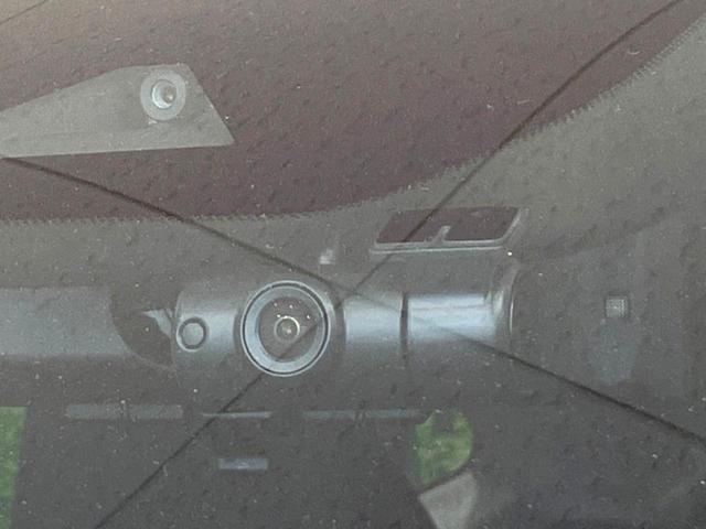 ノート Ｘ　純正９インチナビ　全周囲カメラ　衝突被害軽減システム　禁煙車　ドラレコ　コーナーセンサー　スマートキー　ＬＥＤヘッド　ビルトインＥＴＣ　オートライト　オートエアコン　Ｂｌｕｅｔｏｏｔｈ　地デジ（7枚目）