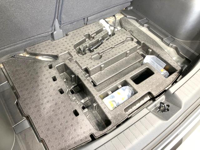 ノート Ｘ　純正９インチナビ　全周囲カメラ　衝突被害軽減システム　禁煙車　ドラレコ　コーナーセンサー　スマートキー　ＬＥＤヘッド　ビルトインＥＴＣ　オートライト　オートエアコン　Ｂｌｕｅｔｏｏｔｈ　地デジ（21枚目）