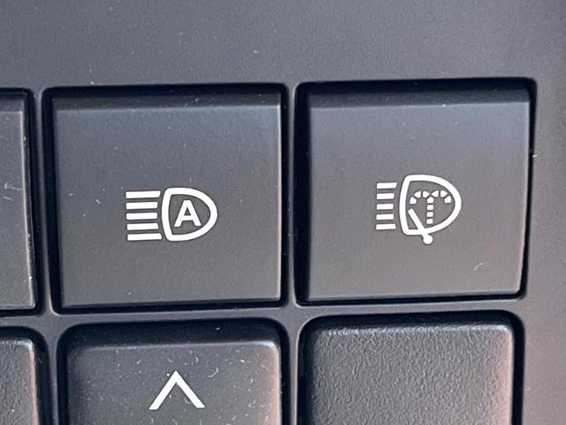 ランドクルーザープラド TX Lパッケージ マットブラックエディション 禁煙車 サンルーフ 後席モニター BIG-X9型ナビフルセグ 7人乗 レーダークルーズ 衝突警報装置 オートハイビーム シートベンチレーション パワーシート 横滑り防止 Bluetooth ETC(9枚目)