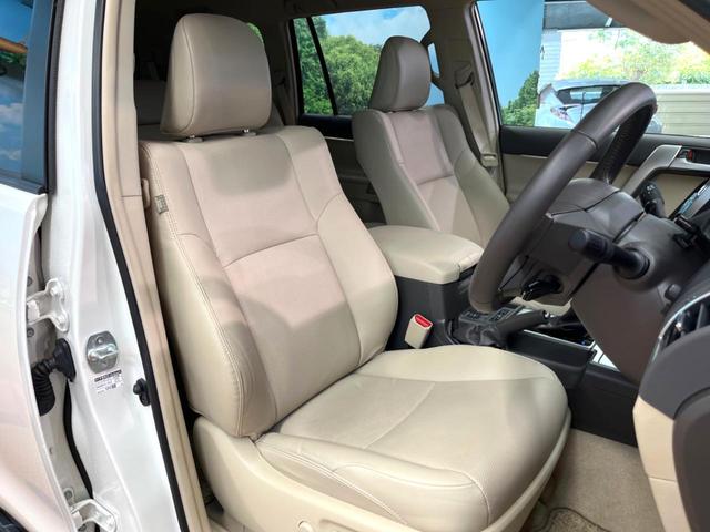 ランドクルーザープラド TX Lパッケージ マットブラックエディション 禁煙車 サンルーフ 後席モニター BIG-X9型ナビフルセグ 7人乗 レーダークルーズ 衝突警報装置 オートハイビーム シートベンチレーション パワーシート 横滑り防止 Bluetooth ETC(11枚目)