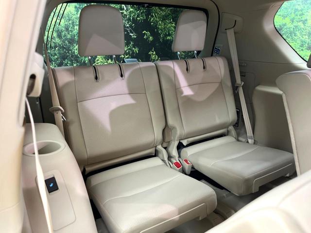 ランドクルーザープラド TX Lパッケージ マットブラックエディション 禁煙車 サンルーフ 後席モニター BIG-X9型ナビフルセグ 7人乗 レーダークルーズ 衝突警報装置 オートハイビーム シートベンチレーション パワーシート 横滑り防止 Bluetooth ETC(13枚目)