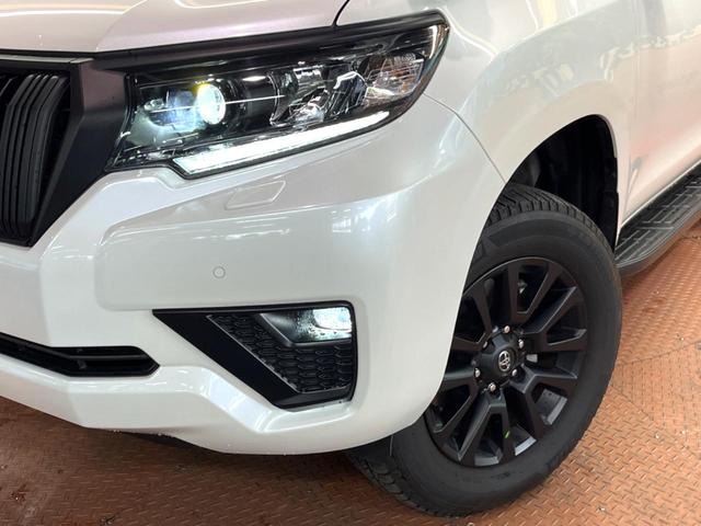 ランドクルーザープラド TX Lパッケージ マットブラックエディション 禁煙車 サンルーフ 後席モニター BIG-X9型ナビフルセグ 7人乗 レーダークルーズ 衝突警報装置 オートハイビーム シートベンチレーション パワーシート 横滑り防止 Bluetooth ETC(16枚目)