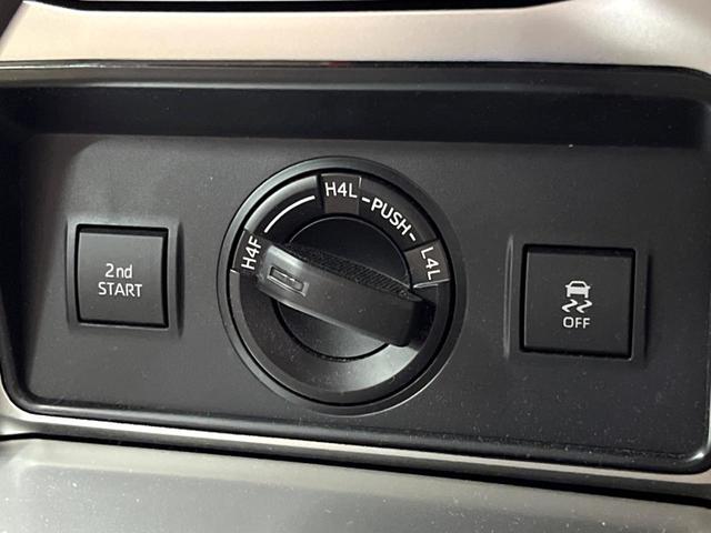 ランドクルーザープラド TX Lパッケージ マットブラックエディション 禁煙車 サンルーフ 後席モニター BIG-X9型ナビフルセグ 7人乗 レーダークルーズ 衝突警報装置 オートハイビーム シートベンチレーション パワーシート 横滑り防止 Bluetooth ETC(45枚目)