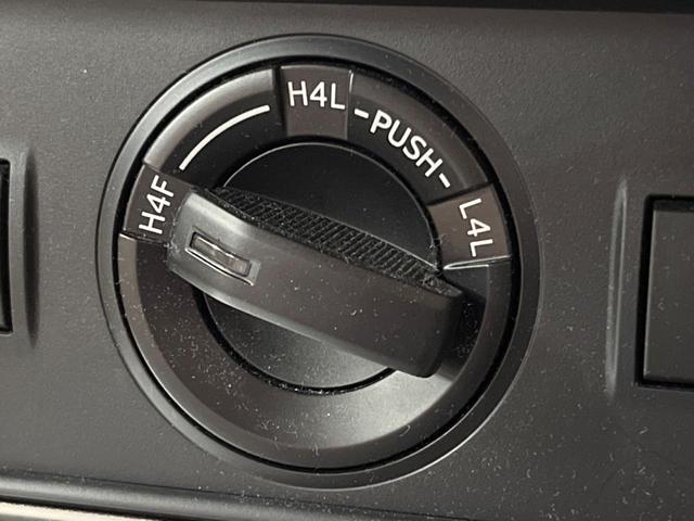 ランドクルーザープラド TX Lパッケージ マットブラックエディション 禁煙車 サンルーフ 後席モニター BIG-X9型ナビフルセグ 7人乗 レーダークルーズ 衝突警報装置 オートハイビーム シートベンチレーション パワーシート 横滑り防止 Bluetooth ETC(47枚目)