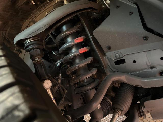 ランドクルーザープラド TX Lパッケージ マットブラックエディション 禁煙車 サンルーフ 後席モニター BIG-X9型ナビフルセグ 7人乗 レーダークルーズ 衝突警報装置 オートハイビーム シートベンチレーション パワーシート 横滑り防止 Bluetooth ETC(67枚目)