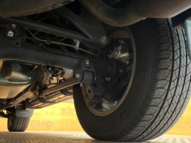 ランドクルーザープラド TX Lパッケージ マットブラックエディション 禁煙車 サンルーフ 後席モニター BIG-X9型ナビフルセグ 7人乗 レーダークルーズ 衝突警報装置 オートハイビーム シートベンチレーション パワーシート 横滑り防止 Bluetooth ETC(68枚目)