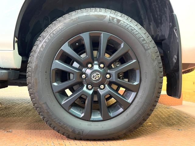 ランドクルーザープラド TX Lパッケージ マットブラックエディション 禁煙車 サンルーフ 後席モニター BIG-X9型ナビフルセグ 7人乗 レーダークルーズ 衝突警報装置 オートハイビーム シートベンチレーション パワーシート 横滑り防止 Bluetooth ETC(69枚目)