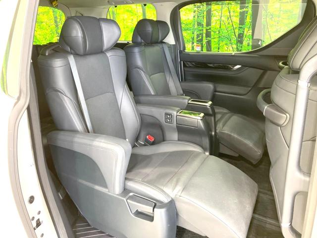 アルファード 2.5S Cパッケージ 禁煙車 サンルーフ 両側電動ドア 純正9インチナビ 後席モニター パワーバックドア バックカメラ レーダークルーズ オットマン BSM シートヒーター シートベンチレーション ステアリングヒーター(9枚目)