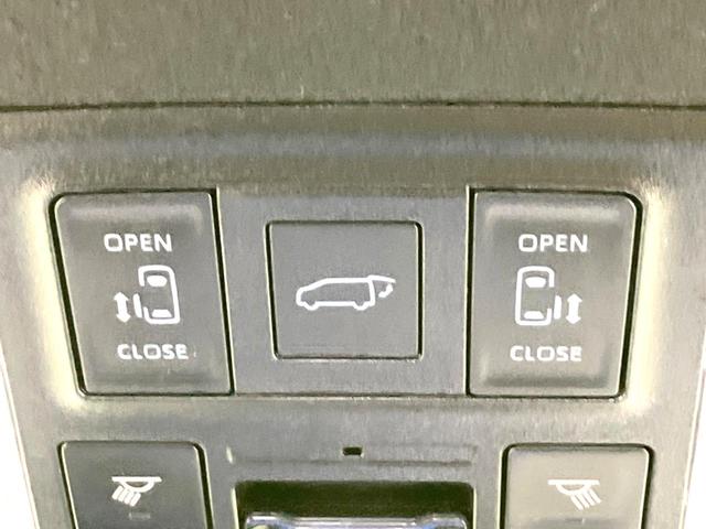 ノア ハイブリッドS-Z 快適利便PKG 三眼LED BSM 純正10.5型ディスプレイオーディオ デジタルインナーミラー 両側電動ドア バックカメラ 100V電源 衝突被害軽減システム レーダークルーズ 禁煙車 ドラレコ(4枚目)