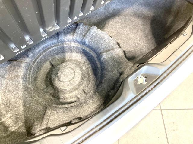 ノア ハイブリッドS-Z 快適利便PKG 三眼LED BSM 純正10.5型ディスプレイオーディオ デジタルインナーミラー 両側電動ドア バックカメラ 100V電源 衝突被害軽減システム レーダークルーズ 禁煙車 ドラレコ(33枚目)