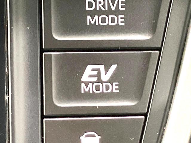 ノア ハイブリッドS-Z 快適利便PKG 三眼LED BSM 純正10.5型ディスプレイオーディオ デジタルインナーミラー 両側電動ドア バックカメラ 100V電源 衝突被害軽減システム レーダークルーズ 禁煙車 ドラレコ(58枚目)