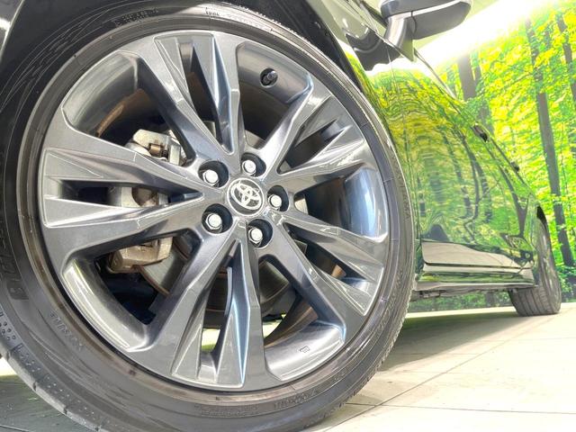 カローラツーリング ハイブリッド　ダブルバイビー　禁煙車　１０．５インチディスプレイオーディオ　バックカメラ　衝突被害軽減システム　レーダークルーズ　シートヒーター　ステアリングヒーター　コーナーセンサー　スマートキー　ＬＥＤヘッド　ＥＴＣ（13枚目）