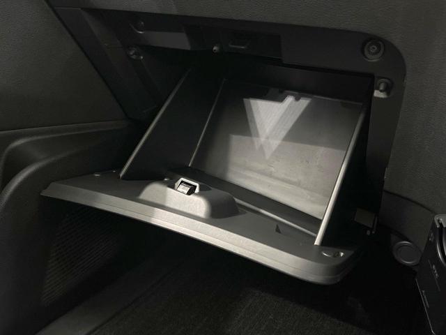 セレナ X 禁煙車 純正9インチナビ 全周囲カメラ 衝突被害軽減システム プロパイロット デジタルインナーミラー ドラレコ LEDヘッド ETC オートハイビーム 車線逸脱警報 デュアルエアコン オートエアコン(58枚目)