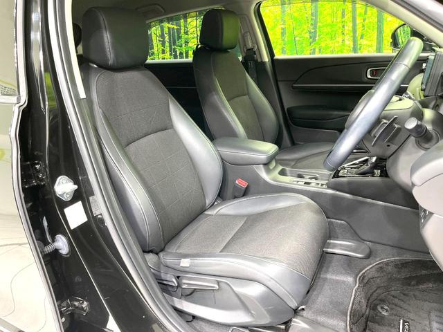 ヴェゼル ｅ：ＨＥＶ　Ｚ　禁煙車　純正９型ナビ　バックカメラ　衝突被害軽減システム　電動リアゲート　ハーフレザーシート　コーナーセンサー　スマートキー　ＬＥＤヘッド　ビルトインＥＴＣ　純正１８インチアルミ　車線逸脱警報（9枚目）