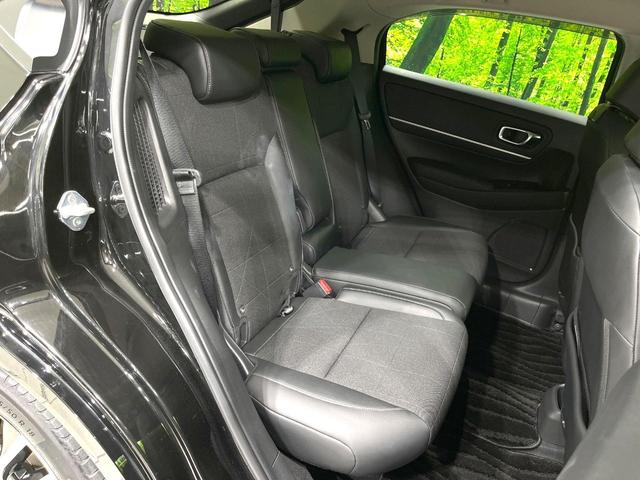 ヴェゼル ｅ：ＨＥＶ　Ｚ　禁煙車　純正９型ナビ　バックカメラ　衝突被害軽減システム　電動リアゲート　ハーフレザーシート　コーナーセンサー　スマートキー　ＬＥＤヘッド　ビルトインＥＴＣ　純正１８インチアルミ　車線逸脱警報（10枚目）