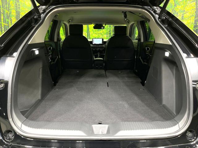 ヴェゼル ｅ：ＨＥＶ　Ｚ　禁煙車　純正９型ナビ　バックカメラ　衝突被害軽減システム　電動リアゲート　ハーフレザーシート　コーナーセンサー　スマートキー　ＬＥＤヘッド　ビルトインＥＴＣ　純正１８インチアルミ　車線逸脱警報（11枚目）