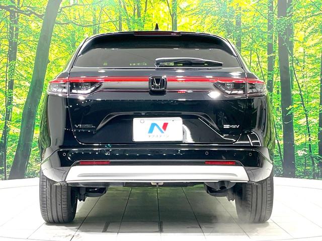 ヴェゼル ｅ：ＨＥＶ　Ｚ　禁煙車　純正９型ナビ　バックカメラ　衝突被害軽減システム　電動リアゲート　ハーフレザーシート　コーナーセンサー　スマートキー　ＬＥＤヘッド　ビルトインＥＴＣ　純正１８インチアルミ　車線逸脱警報（16枚目）