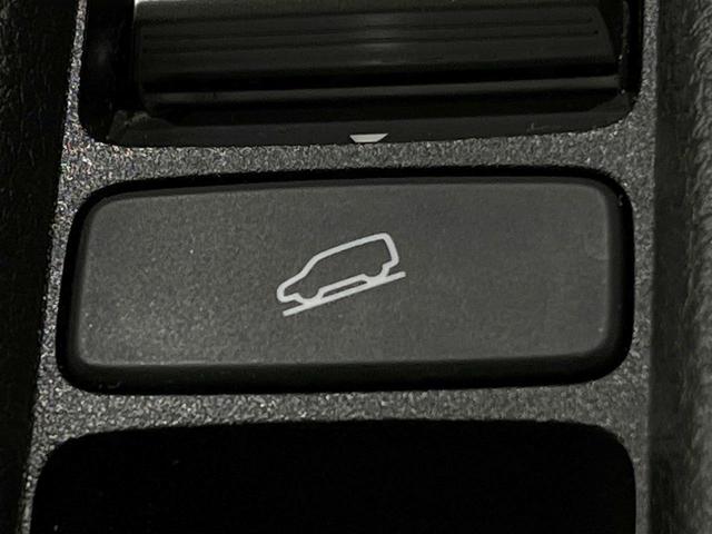 ヴェゼル ｅ：ＨＥＶ　Ｚ　禁煙車　純正９型ナビ　バックカメラ　衝突被害軽減システム　電動リアゲート　ハーフレザーシート　コーナーセンサー　スマートキー　ＬＥＤヘッド　ビルトインＥＴＣ　純正１８インチアルミ　車線逸脱警報（52枚目）