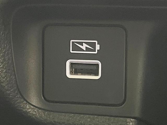 ヴェゼル ｅ：ＨＥＶ　Ｚ　禁煙車　純正９型ナビ　バックカメラ　衝突被害軽減システム　電動リアゲート　ハーフレザーシート　コーナーセンサー　スマートキー　ＬＥＤヘッド　ビルトインＥＴＣ　純正１８インチアルミ　車線逸脱警報（58枚目）