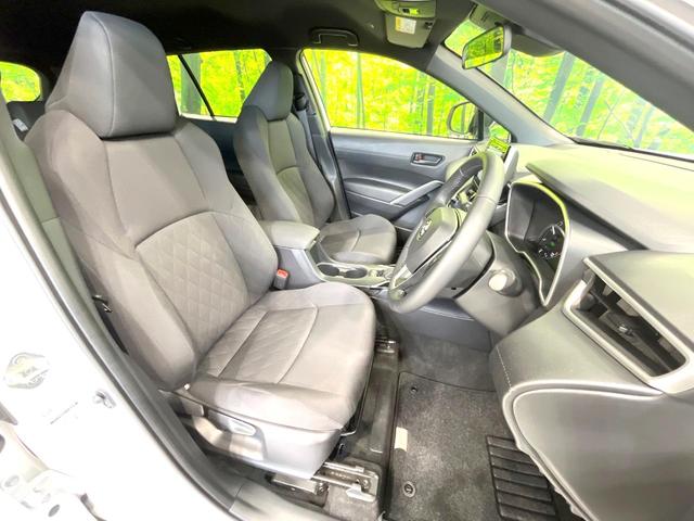 カローラクロス ハイブリッド G 禁煙車 純正8インチディスプレイオーディオ バックカメラ 衝突被害軽減システム レーダークルーズ コーナーセンサー LEDヘッド ETC オートハイビーム 車線逸脱警報 オートライト オートエアコン(8枚目)