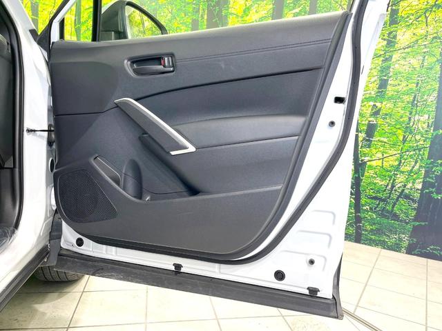 カローラクロス ハイブリッド G 禁煙車 純正8インチディスプレイオーディオ バックカメラ 衝突被害軽減システム レーダークルーズ コーナーセンサー LEDヘッド ETC オートハイビーム 車線逸脱警報 オートライト オートエアコン(46枚目)