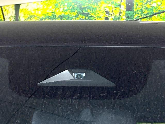 ステップワゴン ｅ：ＨＥＶスパーダ　禁煙車　純正１１．４インチナビ　両側電動ドア　バックカメラ　衝突被害軽減システム　電動リアゲート　シートヒーター　ハーフレザーシート　コーナーセンサー　ＬＥＤヘッド　車線逸脱警報　オートライト（6枚目）