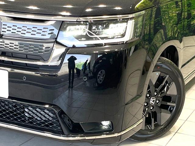 ステップワゴン ｅ：ＨＥＶスパーダ　禁煙車　純正１１．４インチナビ　両側電動ドア　バックカメラ　衝突被害軽減システム　電動リアゲート　シートヒーター　ハーフレザーシート　コーナーセンサー　ＬＥＤヘッド　車線逸脱警報　オートライト（13枚目）