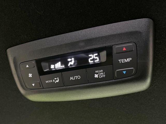 ステップワゴン ｅ：ＨＥＶスパーダ　禁煙車　純正１１．４インチナビ　両側電動ドア　バックカメラ　衝突被害軽減システム　電動リアゲート　シートヒーター　ハーフレザーシート　コーナーセンサー　ＬＥＤヘッド　車線逸脱警報　オートライト（62枚目）