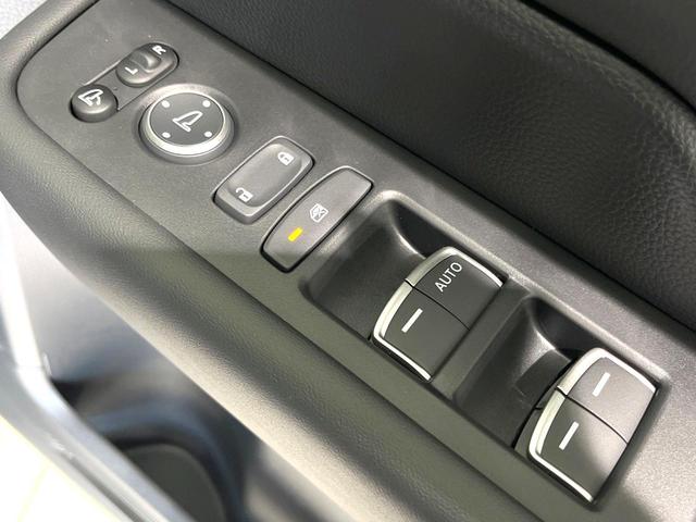 ステップワゴン ｅ：ＨＥＶスパーダ　禁煙車　純正１１．４インチナビ　両側電動ドア　バックカメラ　衝突被害軽減システム　電動リアゲート　シートヒーター　ハーフレザーシート　コーナーセンサー　ＬＥＤヘッド　車線逸脱警報　オートライト（77枚目）