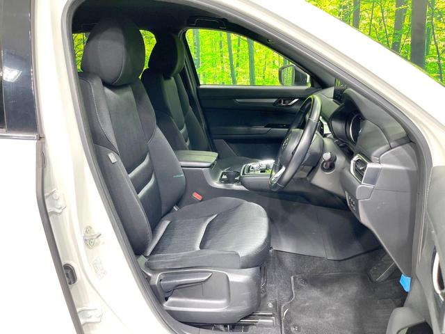 ＣＸ－８ ２５Ｓ　禁煙車　７人乗り　マツダコネクト　全周囲カメラ　衝突被害軽減システム　ドラレコ　コーナーセンサー　スマートキー　ＬＥＤヘッド　ビルトインＥＴＣ　クルコン　純正１７インチアルミ　デュアルエアコン（8枚目）