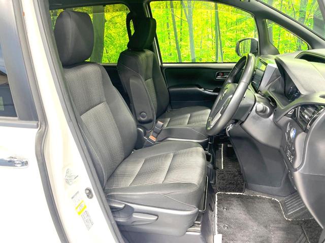 ヴォクシー ハイブリッドＺＳ　煌　禁煙車　モデリスタエアロ　１０インチナビ　バックカメラ　フリップダウンモニター　両側パワスラ　セーフティセンス　シートヒーター　クルコン　Ｗエアコン　オートライト　ドラレコ　オートハイビーム　ＥＴＣ（8枚目）
