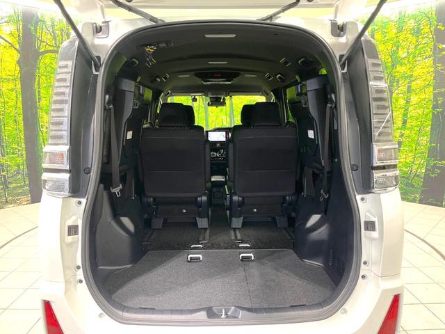 ヴォクシー ハイブリッドＺＳ　煌　禁煙車　モデリスタエアロ　１０インチナビ　バックカメラ　フリップダウンモニター　両側パワスラ　セーフティセンス　シートヒーター　クルコン　Ｗエアコン　オートライト　ドラレコ　オートハイビーム　ＥＴＣ（11枚目）