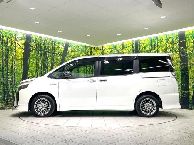 ヴォクシー ハイブリッドＺＳ　煌　禁煙車　モデリスタエアロ　１０インチナビ　バックカメラ　フリップダウンモニター　両側パワスラ　セーフティセンス　シートヒーター　クルコン　Ｗエアコン　オートライト　ドラレコ　オートハイビーム　ＥＴＣ（28枚目）